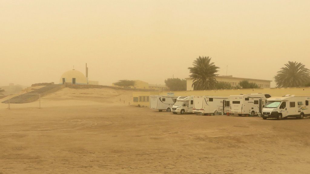 Durant ces derniers mois, les camping-caristes ont affronté des températures caniculaires et de violentes tempêtes de sable.