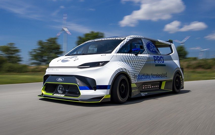 Ford E-Transit Custom SuperVan