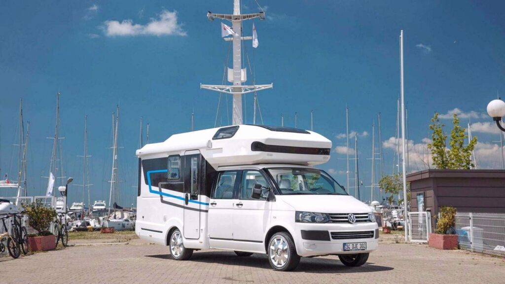Hotomobil Freedom sur VW T6 double cabine