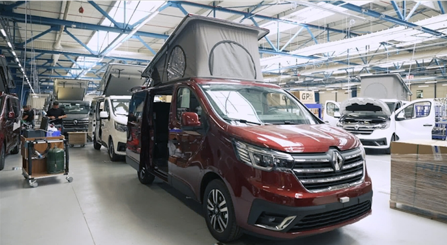 Le Renault Trafic SpaceNomad en cours d'aménagement chez Pilote