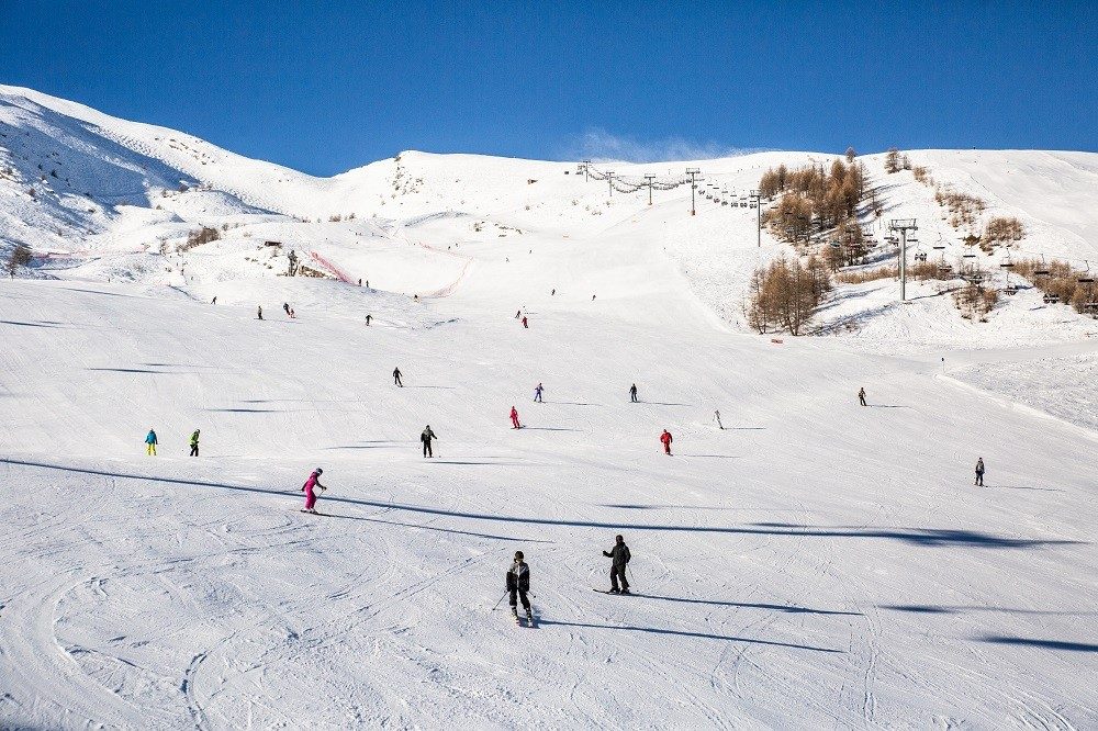 Le sport d'hiver en toute sécurité à la station du Puy-Saint-Vincent.