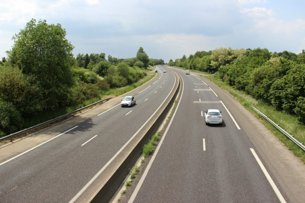 Les portions des routes nationales à 4 voies vont-elles devenir payantes pour en assurer l'entretien ?