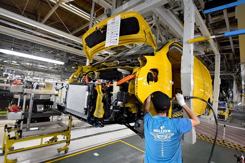 Millionième van fabriqué par Stellantis dans son usine d'Hordain (59)