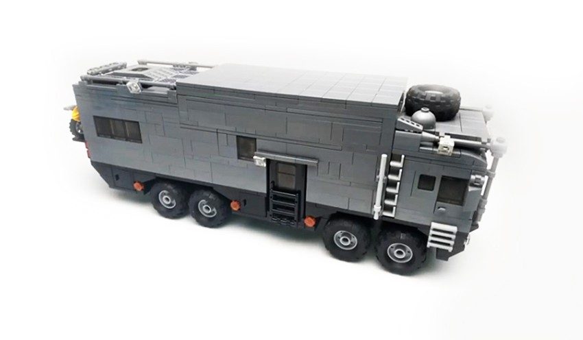 MOC Lego Motorhome Expedition 8x8