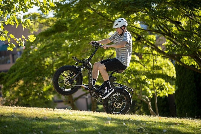 VAE à cadre pliant Leon Cycle Fat Bike F-Series