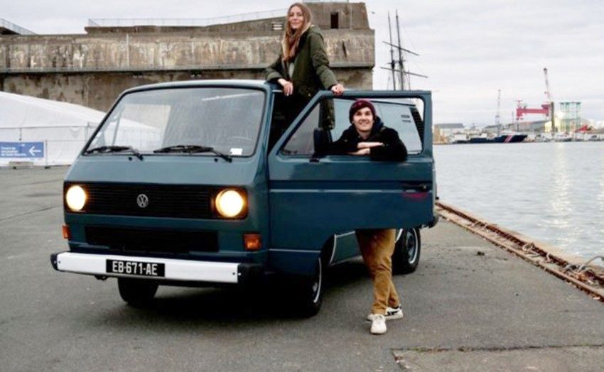 Van aménagé électrique Volkswagen T3 en location chez Bloom Campers