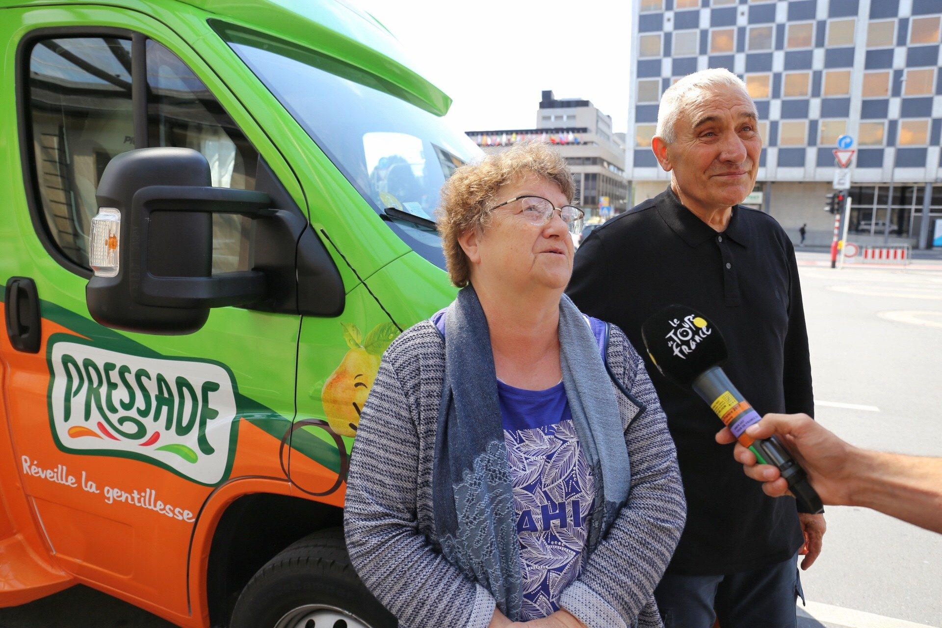 Roger et Nicole, gagnants du jeu Pressade "Souriez, c'est votre Tour" 