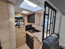 La cuisine avec verrière du Chausson 660.