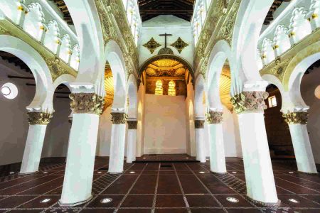 La synagogue Santa Maria La Blanca, de styles mudéjar et plateresque 