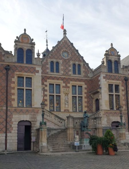 Hôtel Groslot, ancien hôtel de ville.