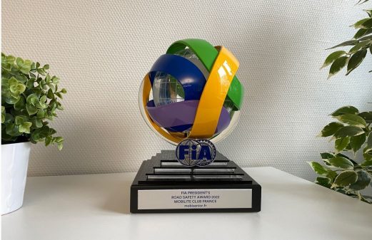 Trophée du "President's Award" attribué par la FIA