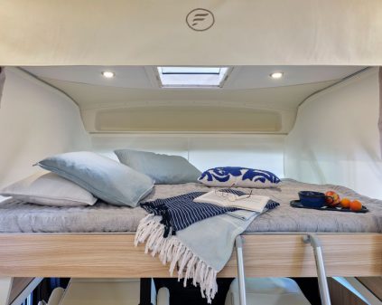 Le Wincester 71 LMF offre un joli lit de pavillon pour 2 personnes
