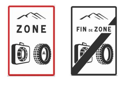 Les zones où les équipements hiver sont obligatoires sont signalés pas ces panneaux.