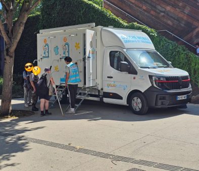 Le dernier véhicule en date, équipé de deux douches.