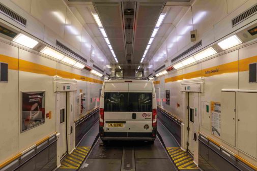 La seule manœuvre consiste à se mettre dans l’alignement du wagon. 