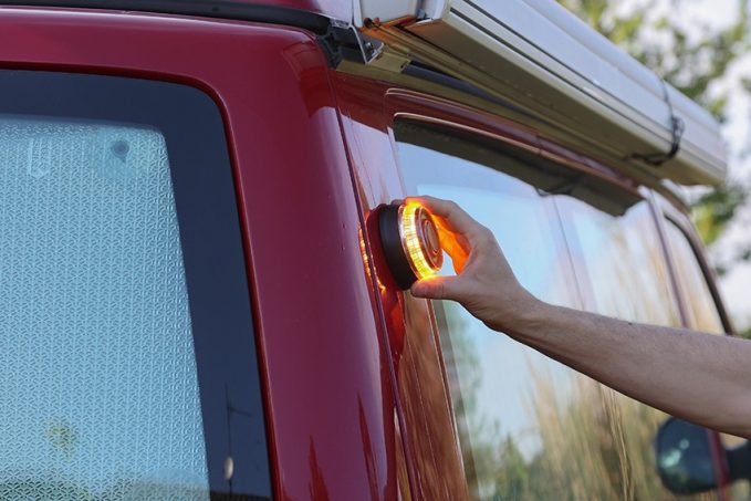 SignalOflash, dispositif lumineux d'urgence pour camping-car en