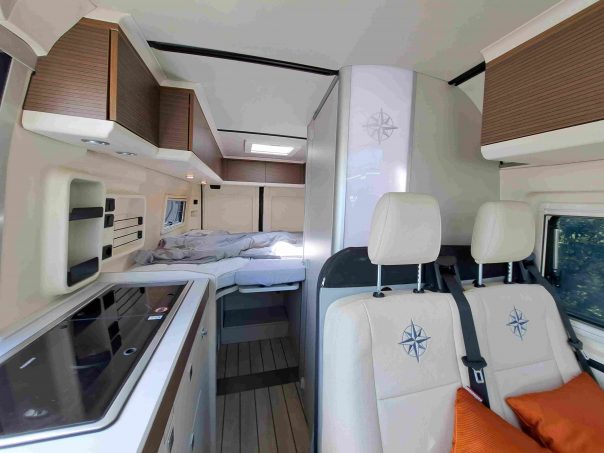 Le fourgon Westfalia Meridian, sur Ford Transit, se dote d'un toit  relevable - Actus des marques | Camping-car Magazine