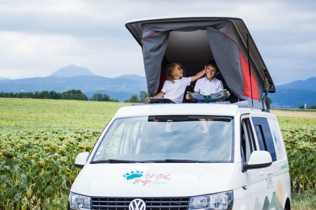 Wild Trip a équipé tous ses vans d'un toit relevable
