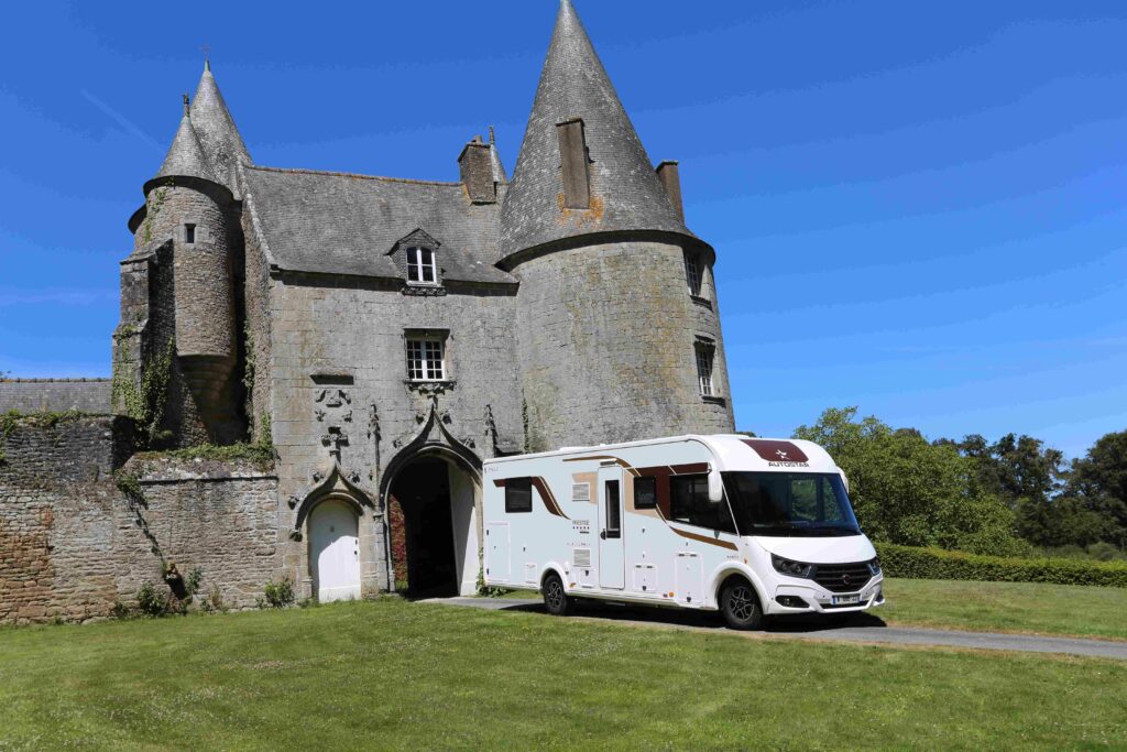 Avec son nouvel intégral haut de gamme, Autostar vous promet la vie de château.