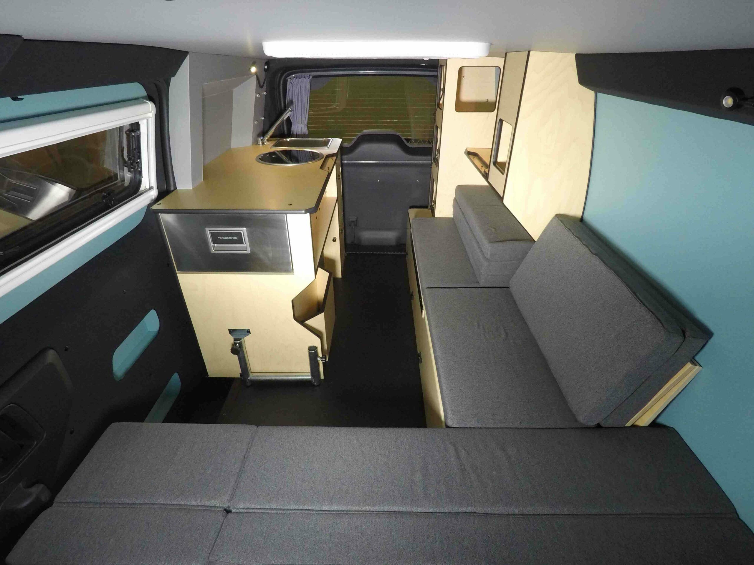 Bivy Life Space+3 sur Peugeot Expert