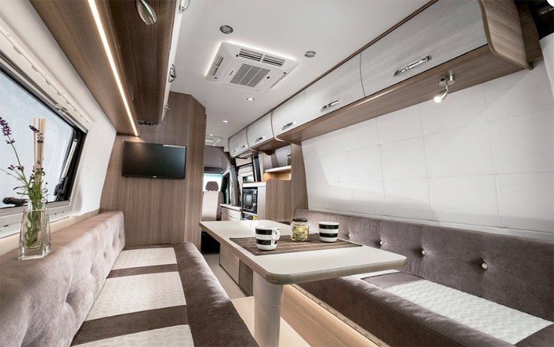 Bravia Mobil Swan 699