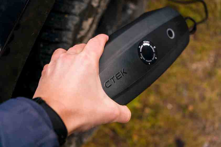 Chargeur de maintenance batterie CTEK CS Free