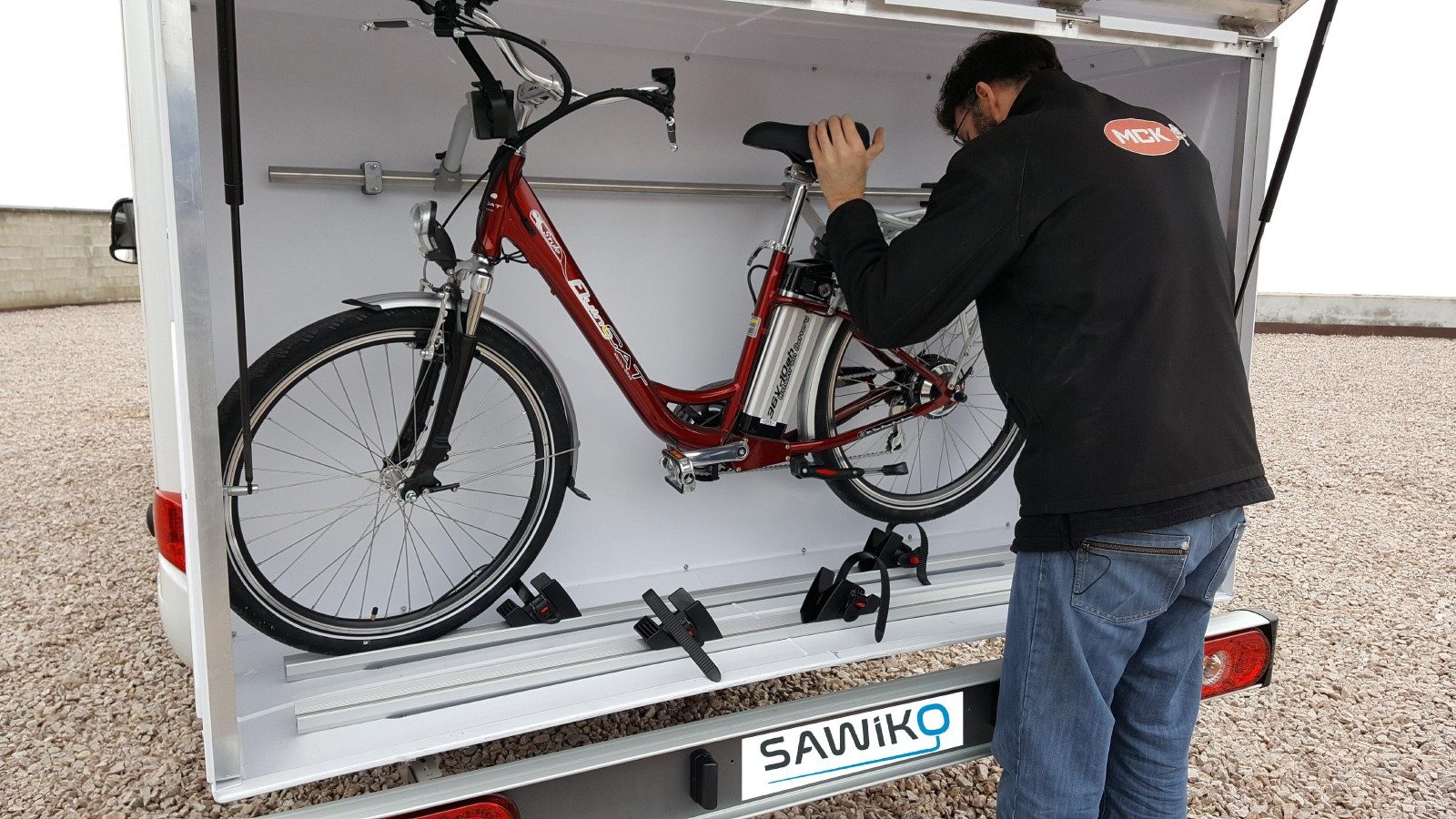 Coffre Sawiko Cargo Box 3XL pour mettre à l'abri deux VAE.