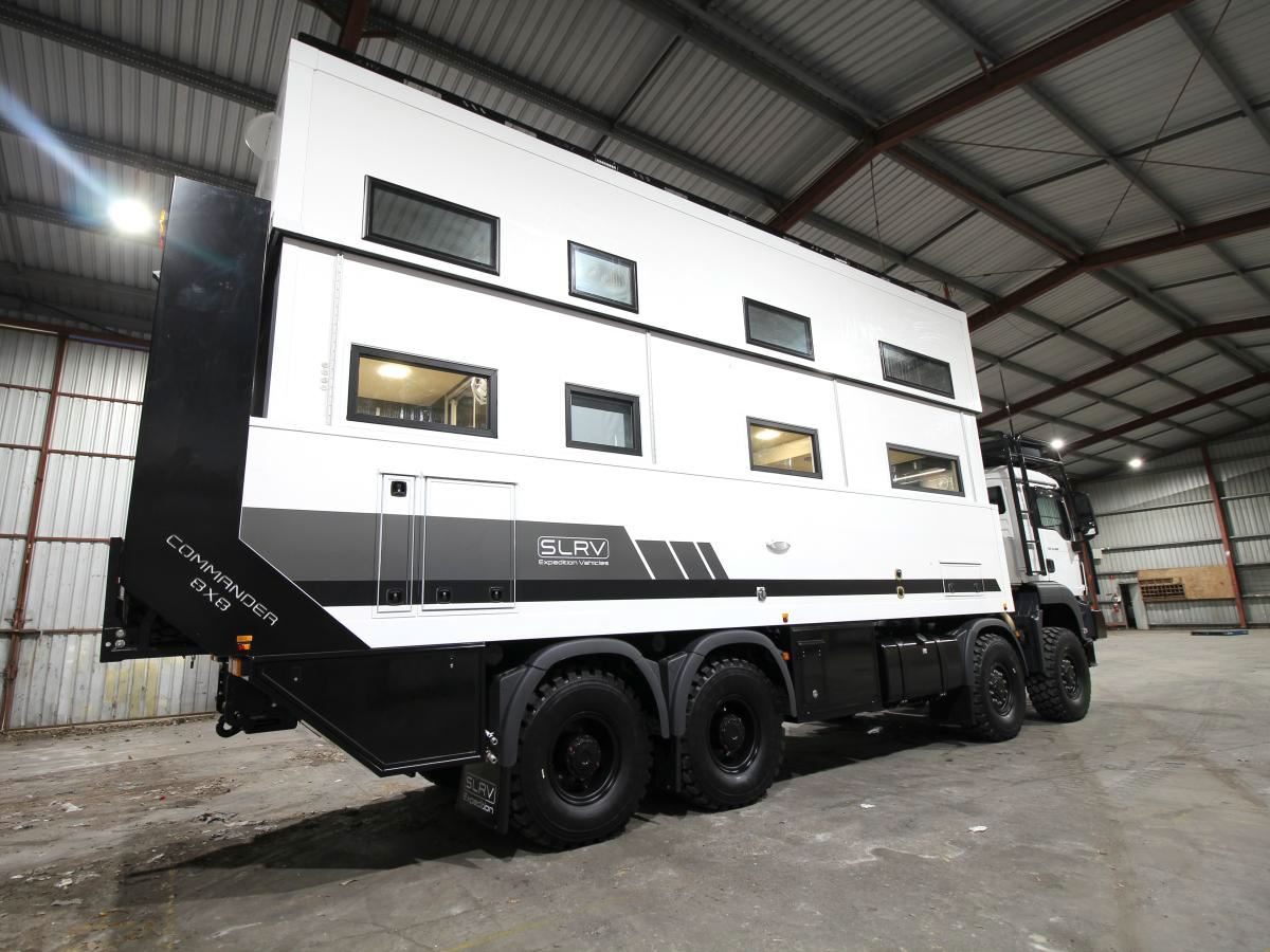 Etage supérieur sorti sur le SLRV Commander 8x8