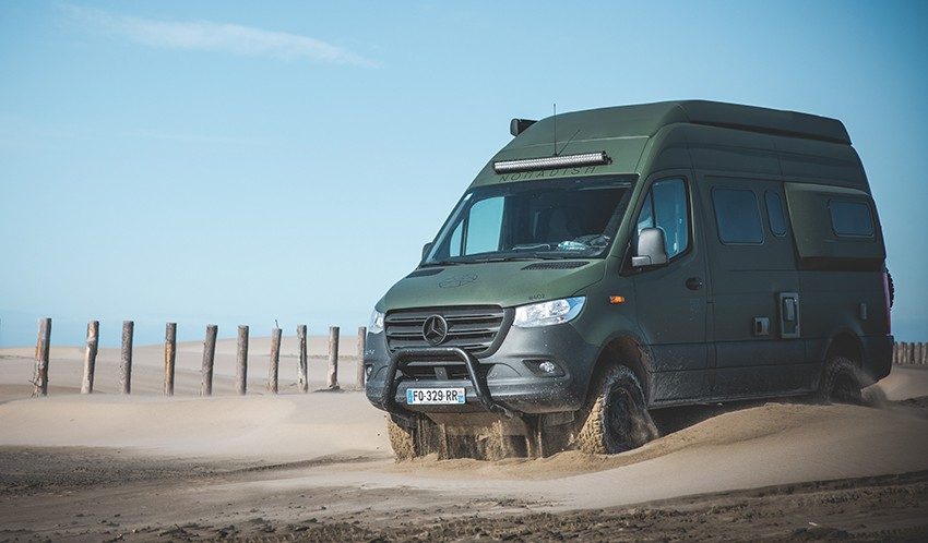 Fourgon aménagé pour Nomadism sur Mercedes Sprinter 4x4