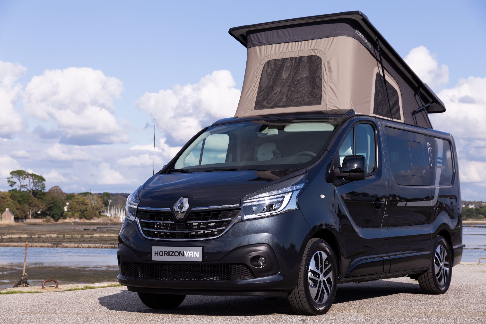 Glénan Concept Cars ouvre un nouveau showroom en Rhône-Alpes