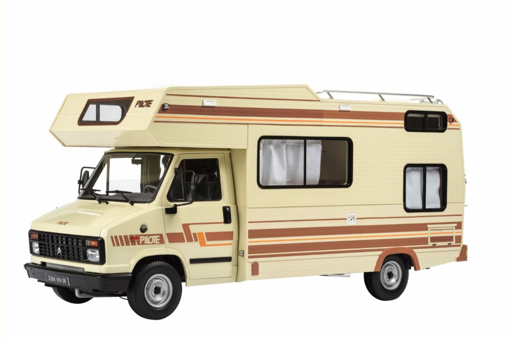 Hachette Collection capucine Pilote R570 au 1/8e