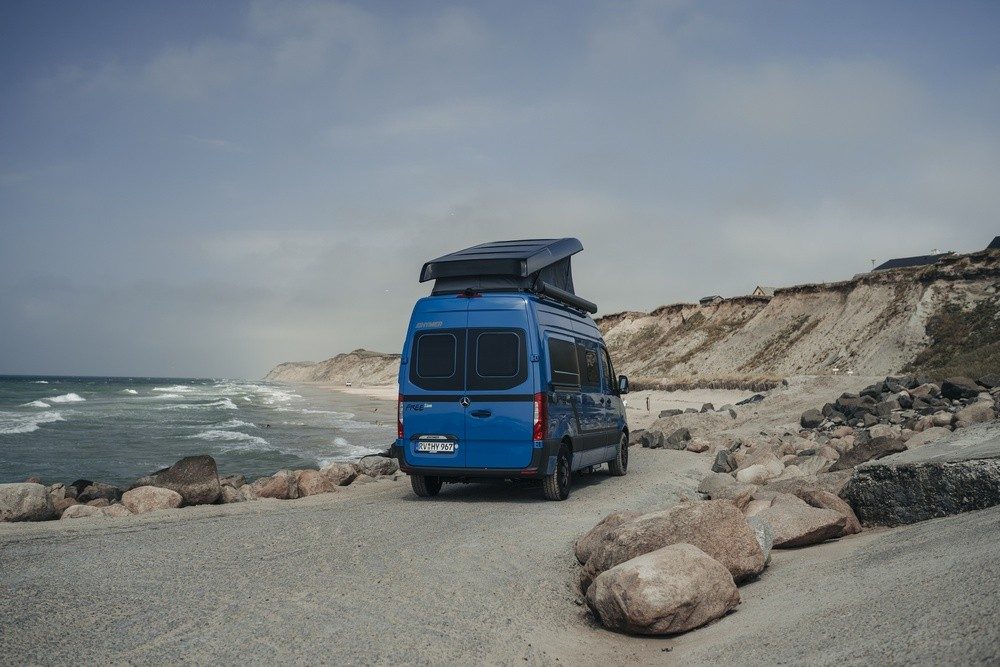 Hymer Camper Van Free S600 Blue Evolution