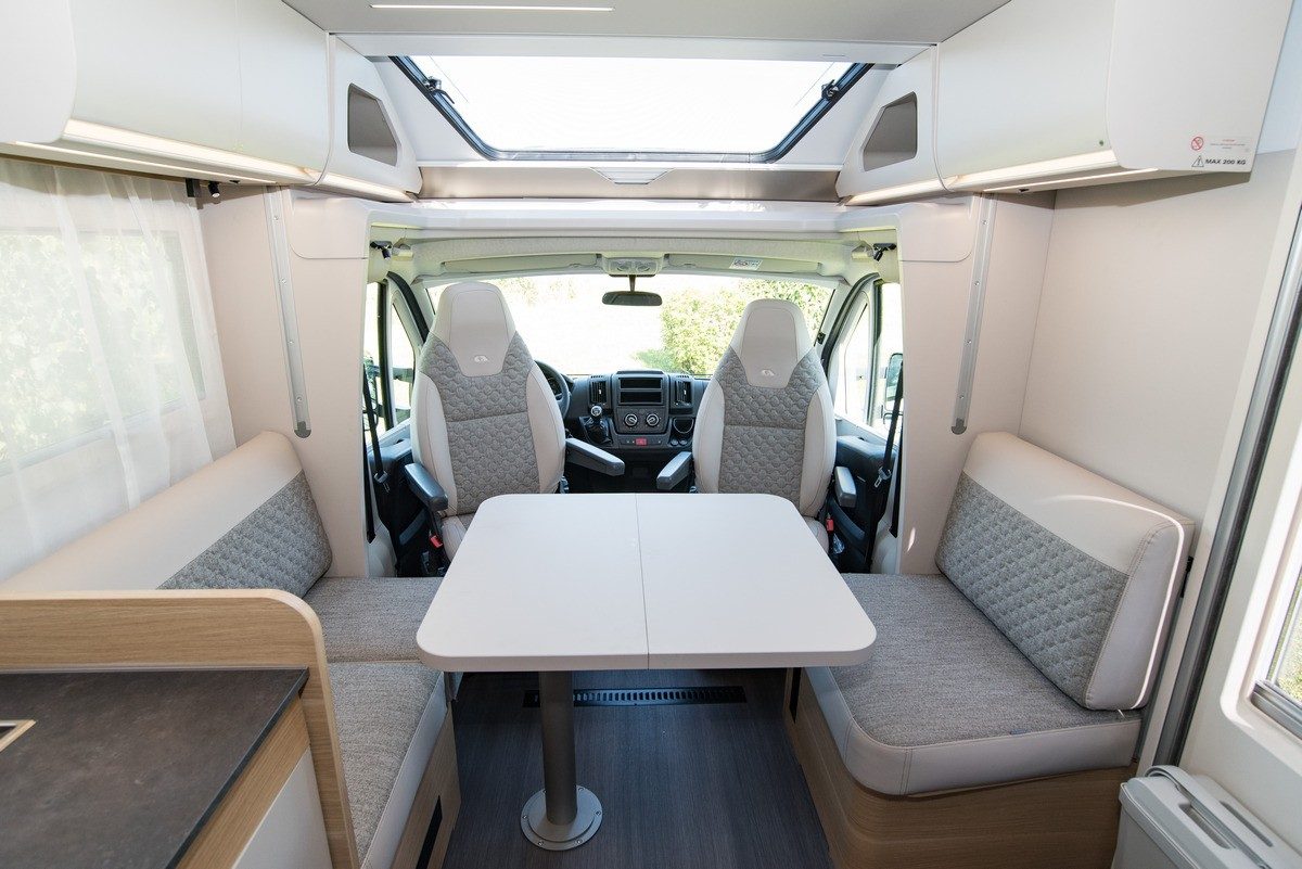 Adria Matrix 650 DL Axess, un camping-car profilé dit 