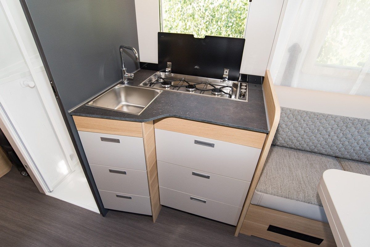 Adria Matrix 650 DL Axess, un camping-car profilé dit 