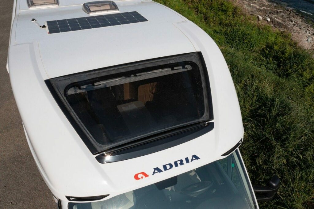 Matrix Axess 650 DC, le plus court profilé Adria avec lit central ...