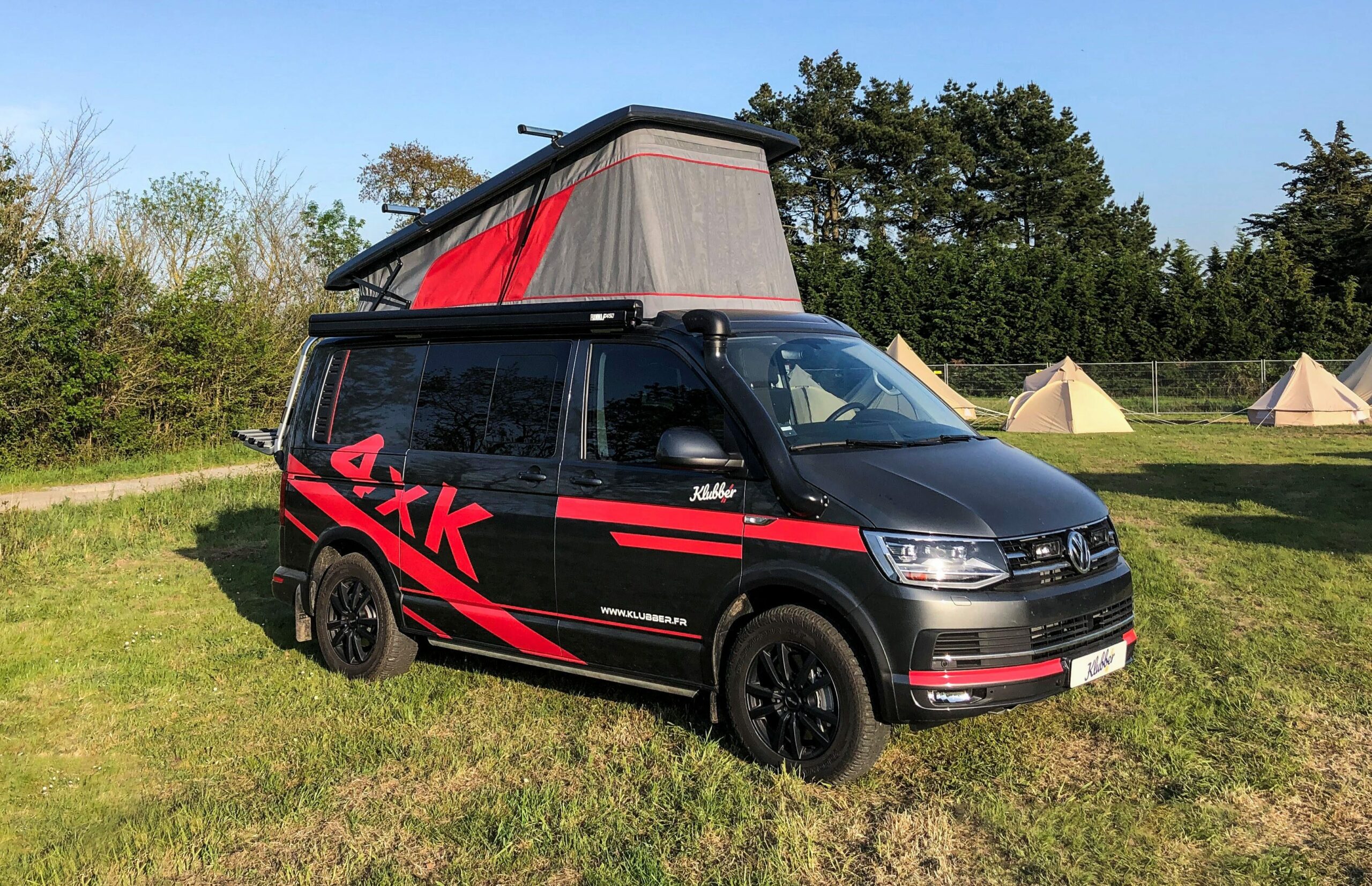 Klubber 4xK Red Edition sur VW T6 4Motion