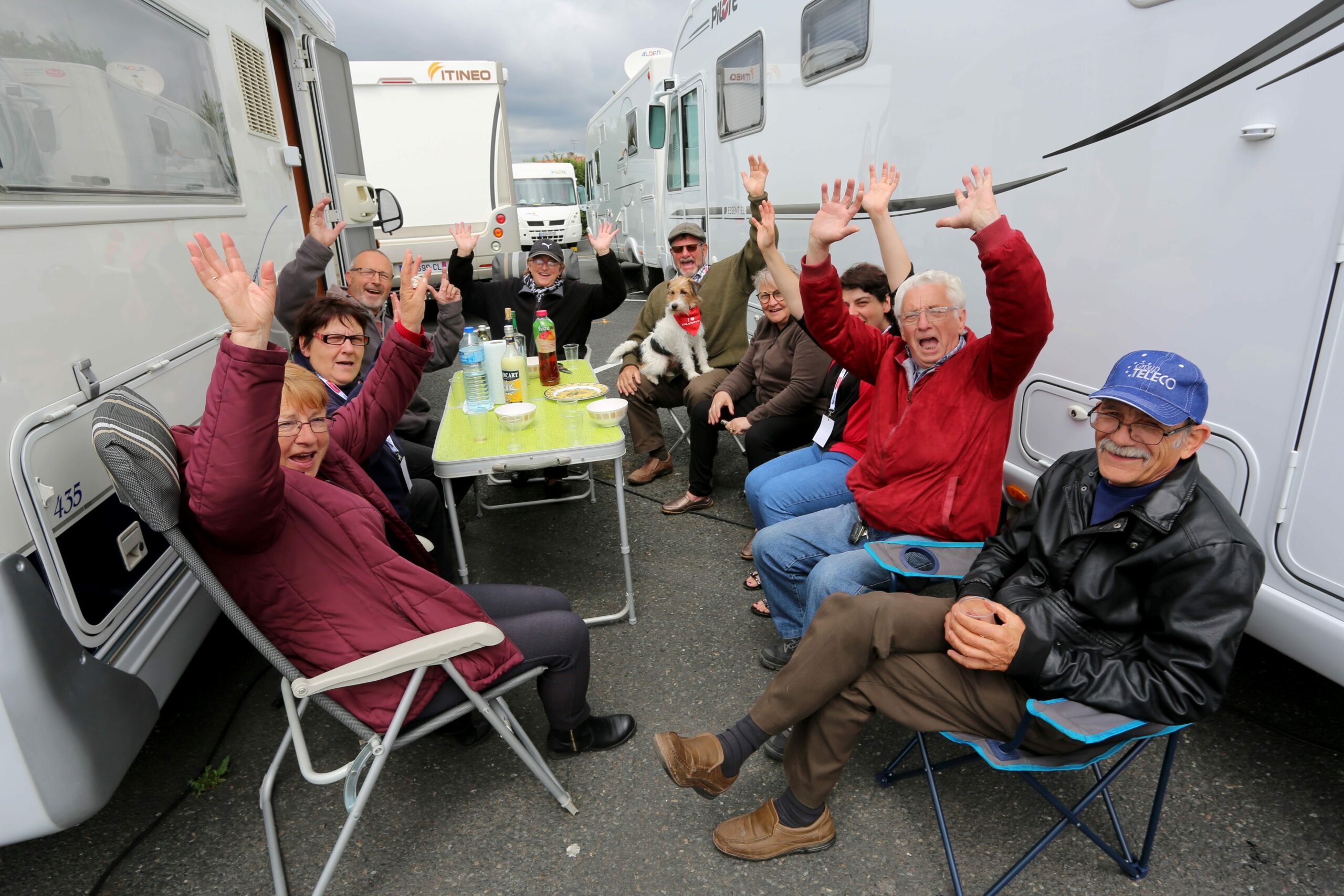 La Fête Européenne du Camping-Car, une bonne occasion de trinquer entre amis.