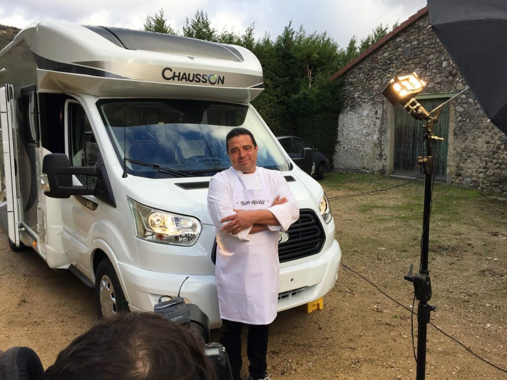 Le chef Alexandre Lecomte qui présente les recettes de "Bon appétit en Chausson".