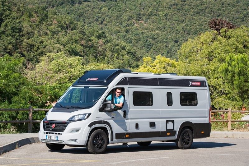 Le fourgon V210 Road Edition Premium