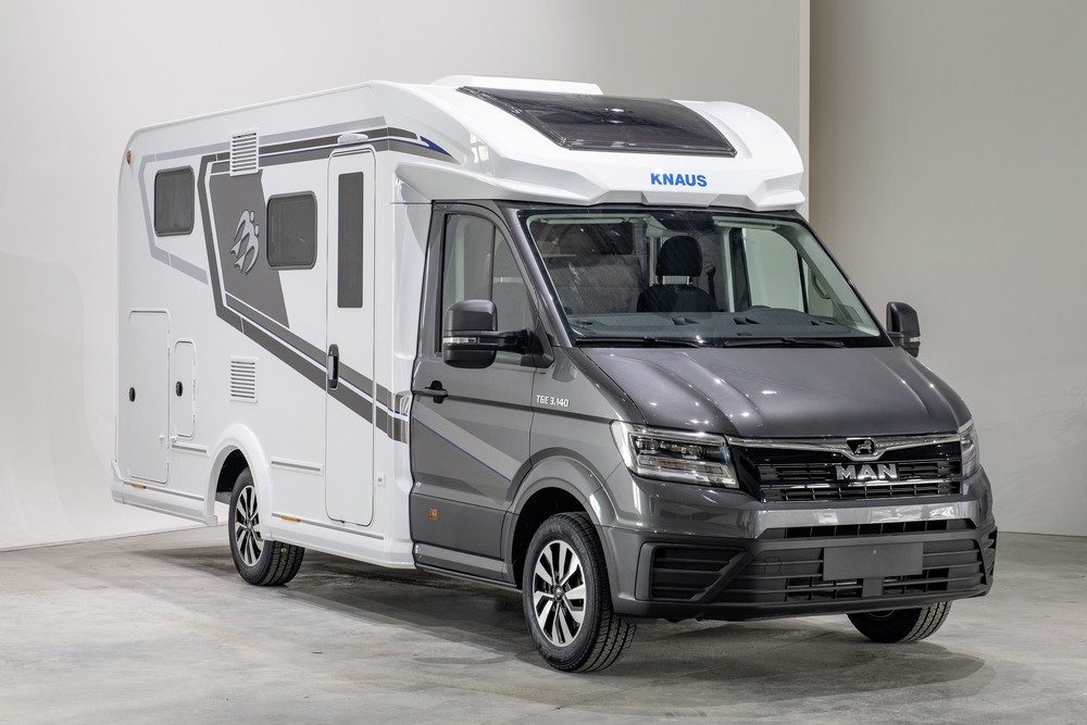 Le man fait une arrivée fracassante dans l'univers du camping-car.