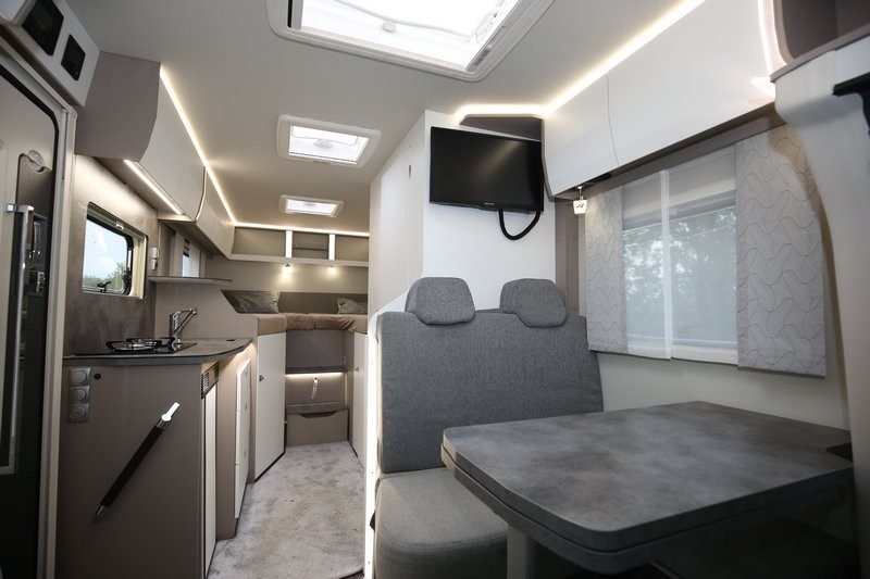 Le petit profilé Neo sur Mercedes Sprinter.