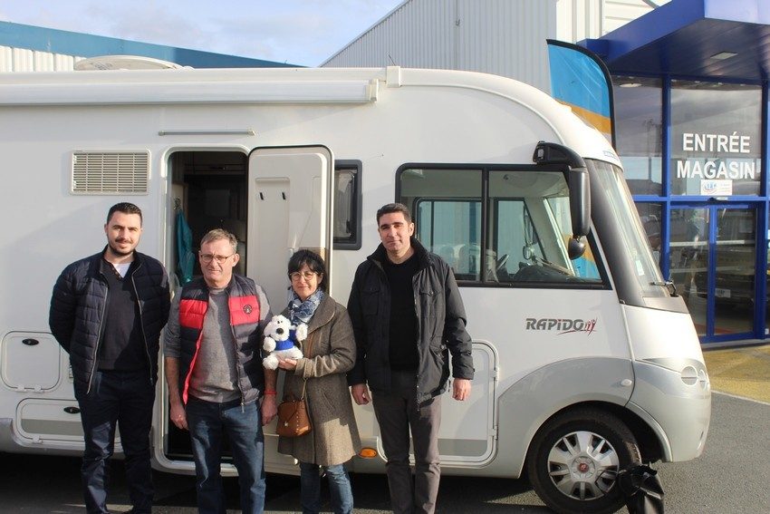 Les gagnants avec Frédéric et Benoît de Webasto et avec Feelix, la peluche Webasto