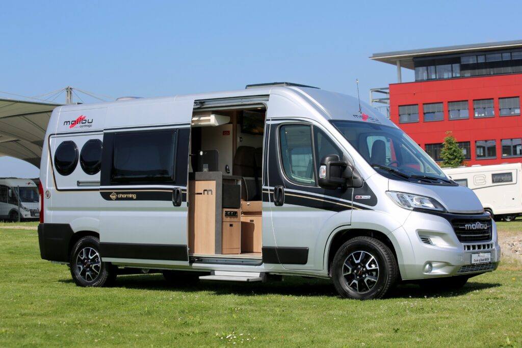 Malibu Van Charming Coupé 600 DB