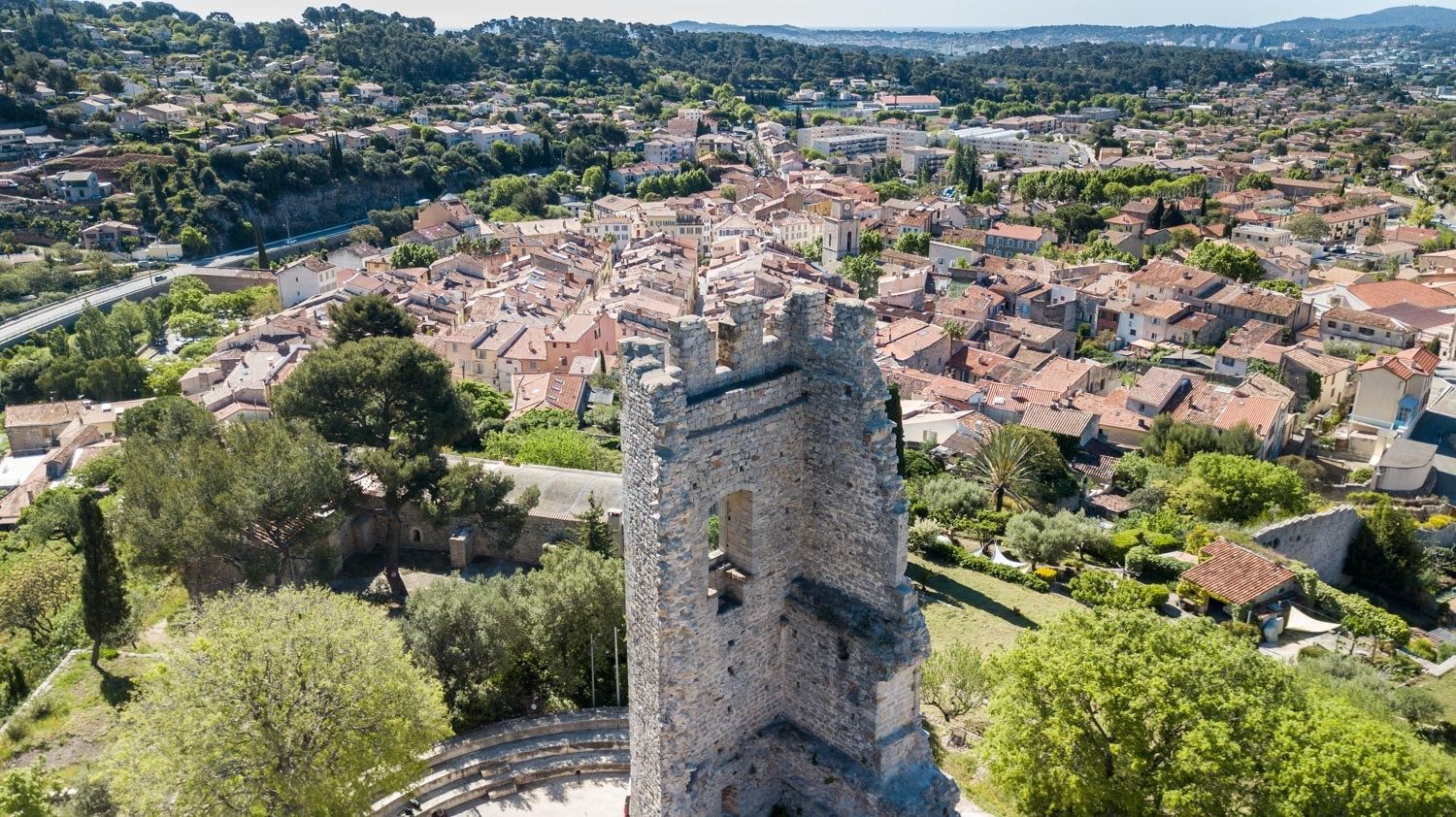 Ollioules, le château.