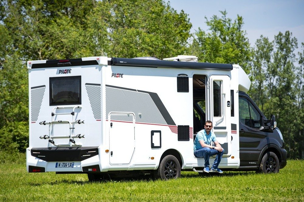 Pilote Atlas A696G