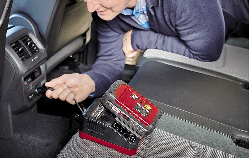 Power X-Car Charger 3A d’Einhell pour garder de l'énergie en camping-car
