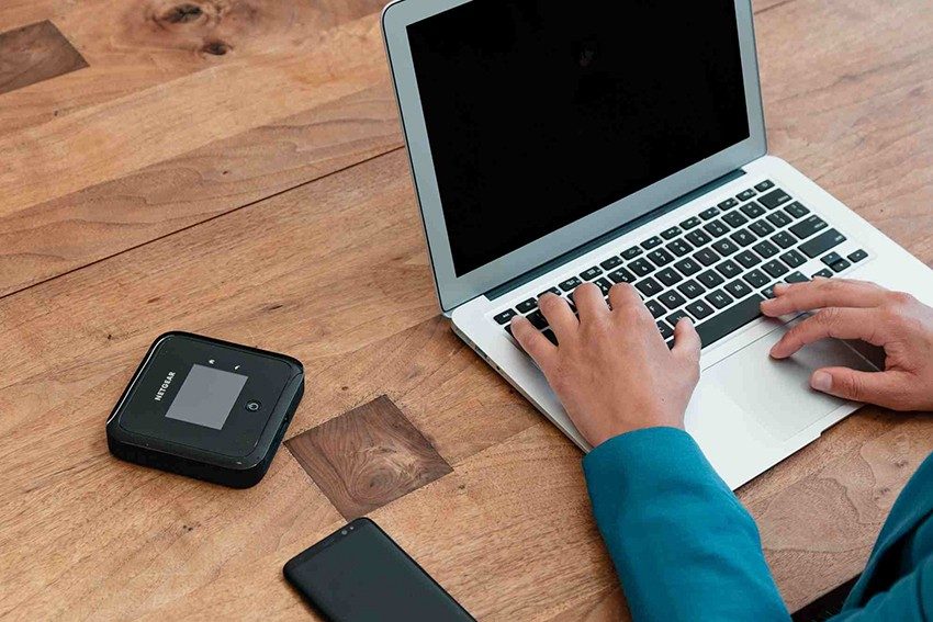 Routeur Wi-Fi portable Netgear Nighthawk M5