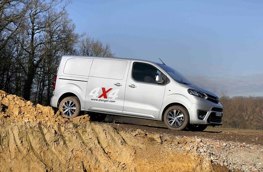 Toyota ProAce équipé d'une transmission 4x4 Dangel
