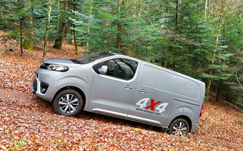 Toyota ProAce équipé d'une transmission 4x4 Dangel