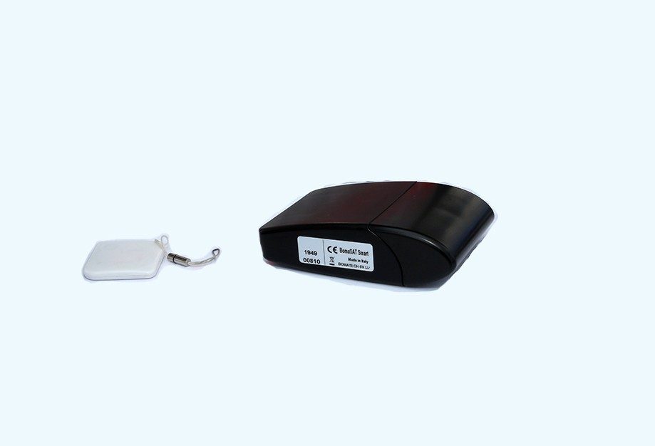 Traceur Boma SAT Smart avec son transpondeur